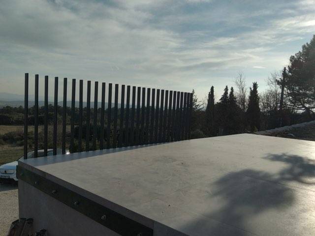 Grille de défense à  Venelles